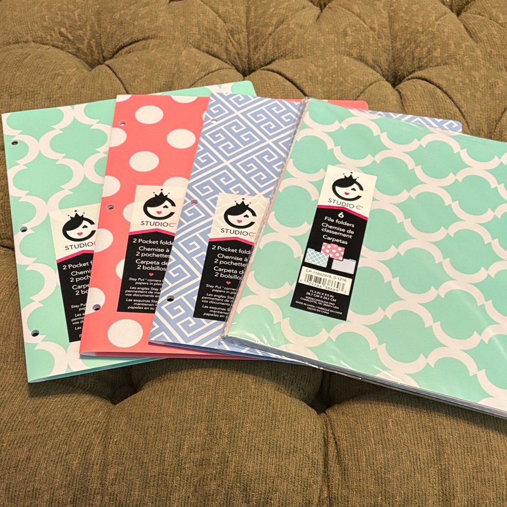 Studio C “The Pattern Play” Collection 3 2-pkt poly folders and 6 file folders.
